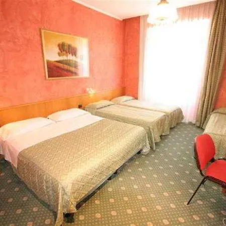 מלון Marco Polo 3*