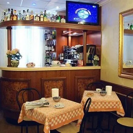 מלון Marco Polo 3*